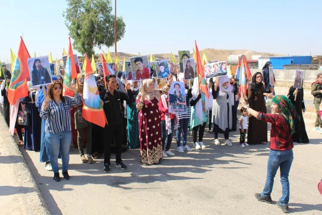 Li Bakur û Rojhilatê Sûriyê gel li dijî êrişên dewleta Tirk daket qadan