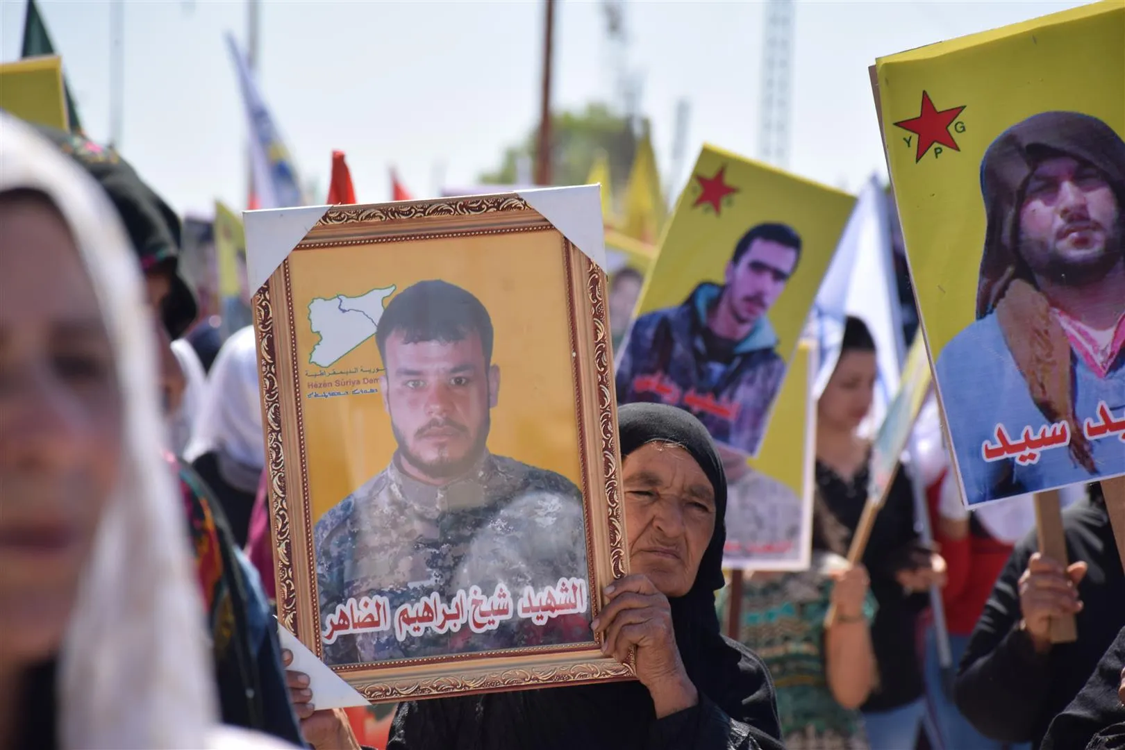Li Bakur û Rojhilatê Sûriyê gel li dijî êrişên dewleta Tirk daket qadan