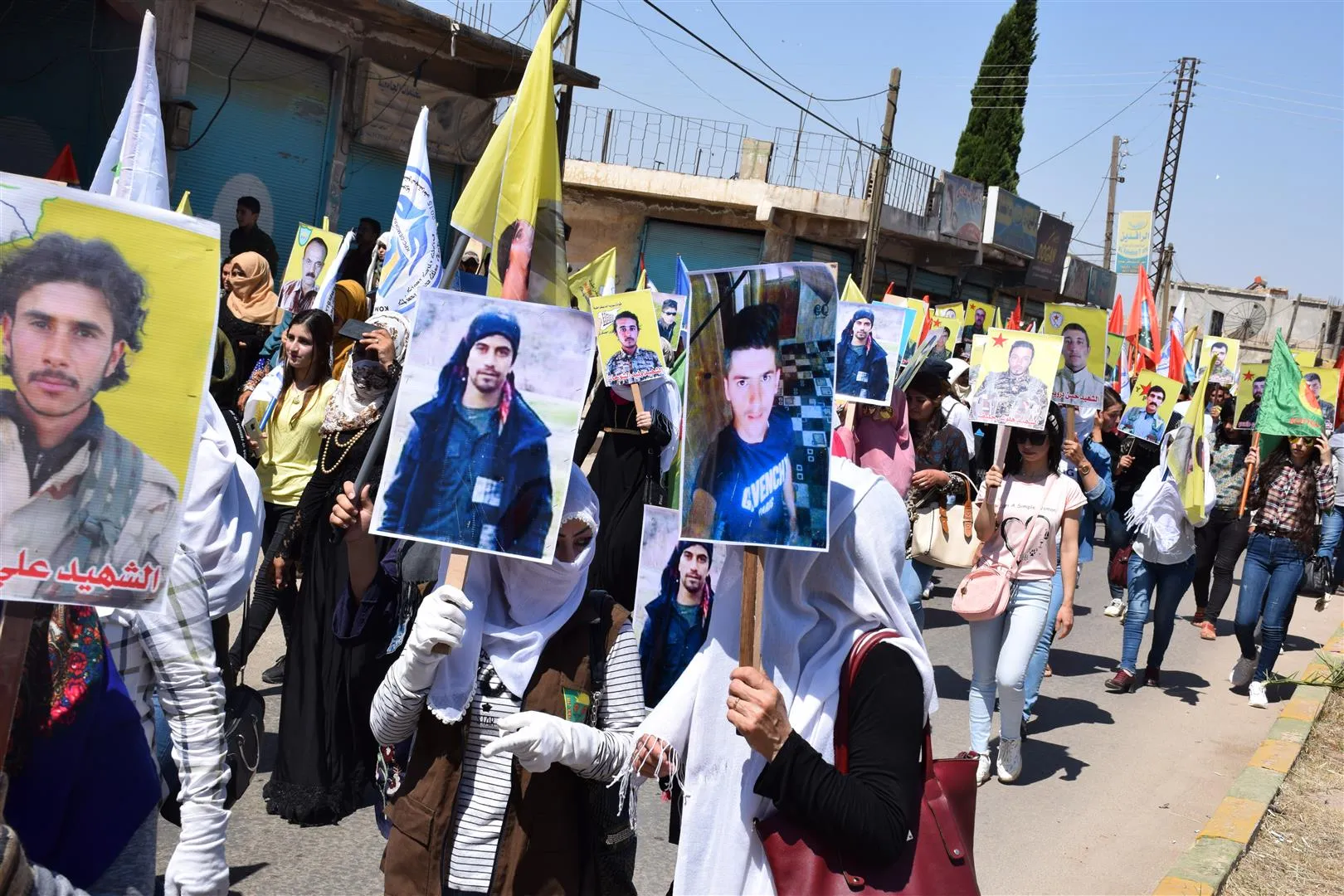 Li Bakur û Rojhilatê Sûriyê gel li dijî êrişên dewleta Tirk daket qadan