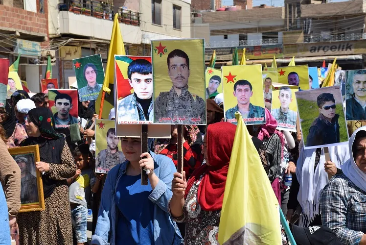 Li Bakur û Rojhilatê Sûriyê gel li dijî êrişên dewleta Tirk daket qadan