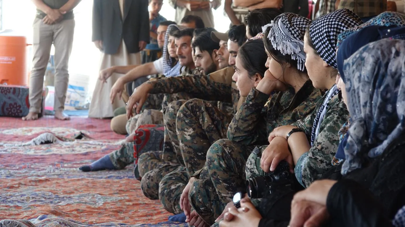 Şêniyên Tebqayê sersaxî ji malbata şehîd Mahir Iweyîd re xwest