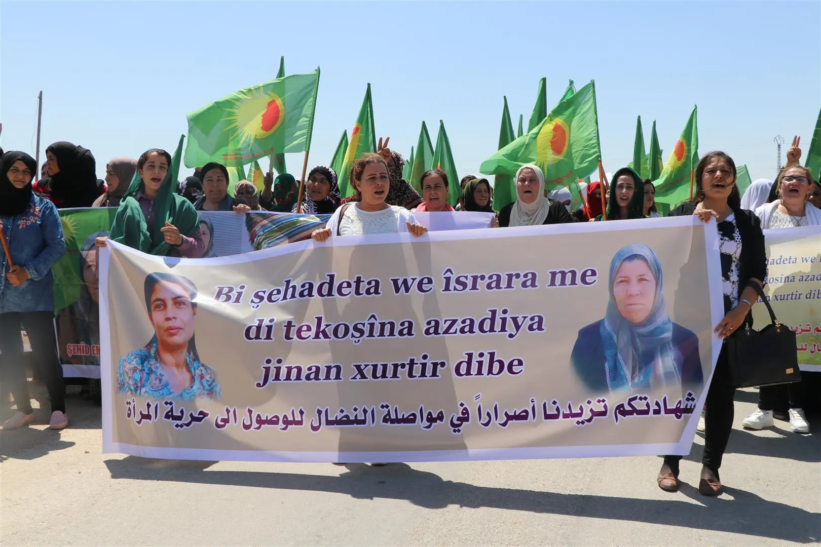 Li pêşiya navenda hêzên Koalîsyona Navdewletî ya Hesekê protesto