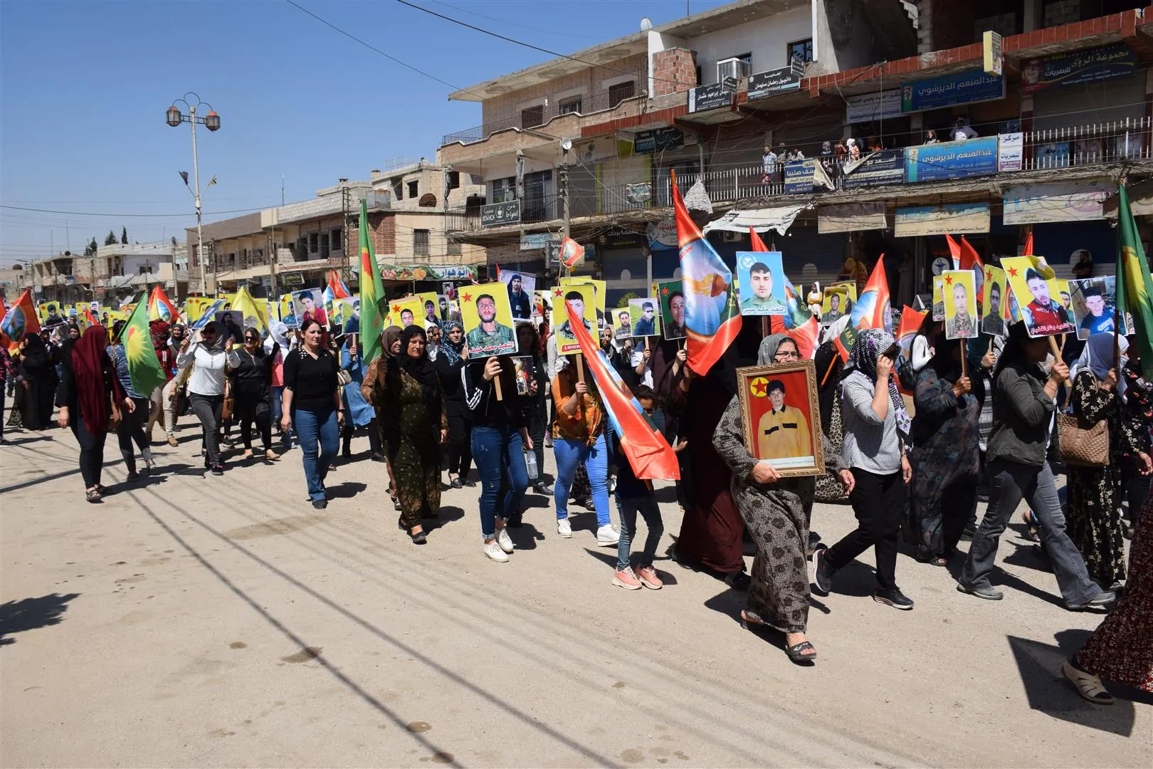 ′Divê civaka navneteweyî ji bêdengiya xwe derkeve’