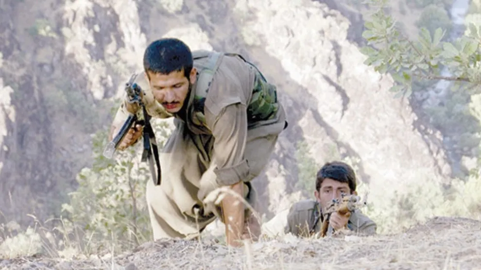 Li çiyayên Kurdistanê gerîla derbe li pey derbeyê li artêşa dagirker dixe