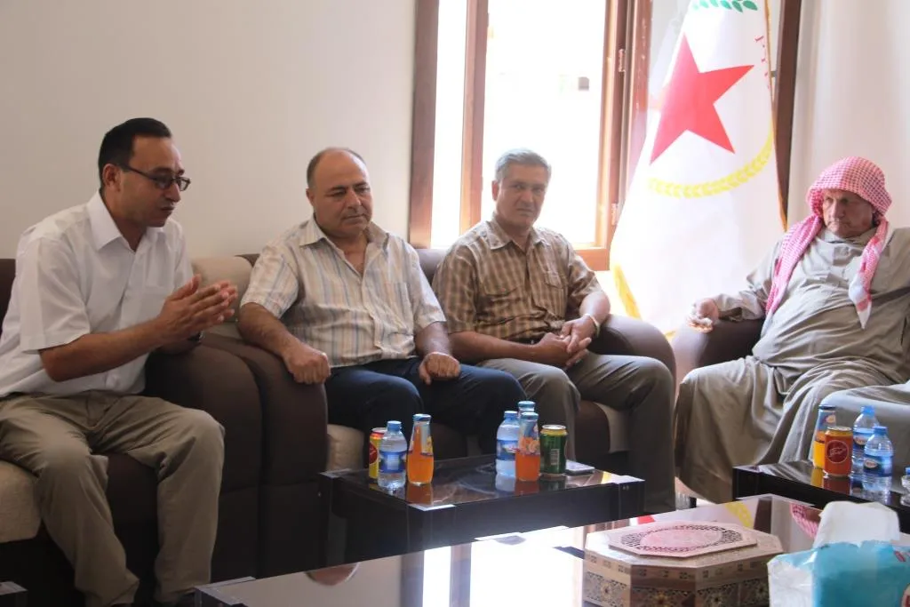 Şandeyek ENKS'ê serdana buroya PYD'ê ya li Kobanê kir