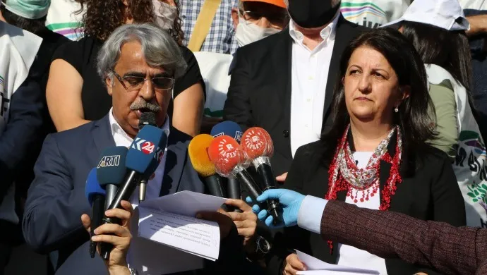 HDP'î  di meşa demokrasiyê de: Hêviya gelê me mezintir bû