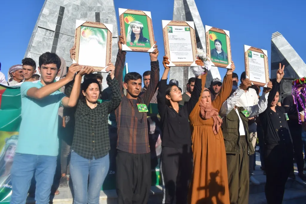 Jinên têkoşer Zehra, Hebûn û Emîna bi merasîmekê girsayî hatin oxirkirin
