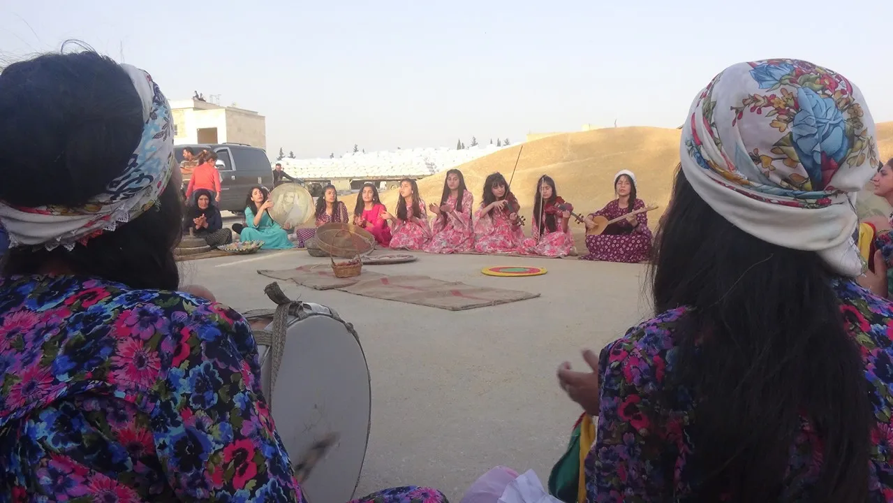 Kevana Zêrîn a Efrînê pêngava hunerî didomîne