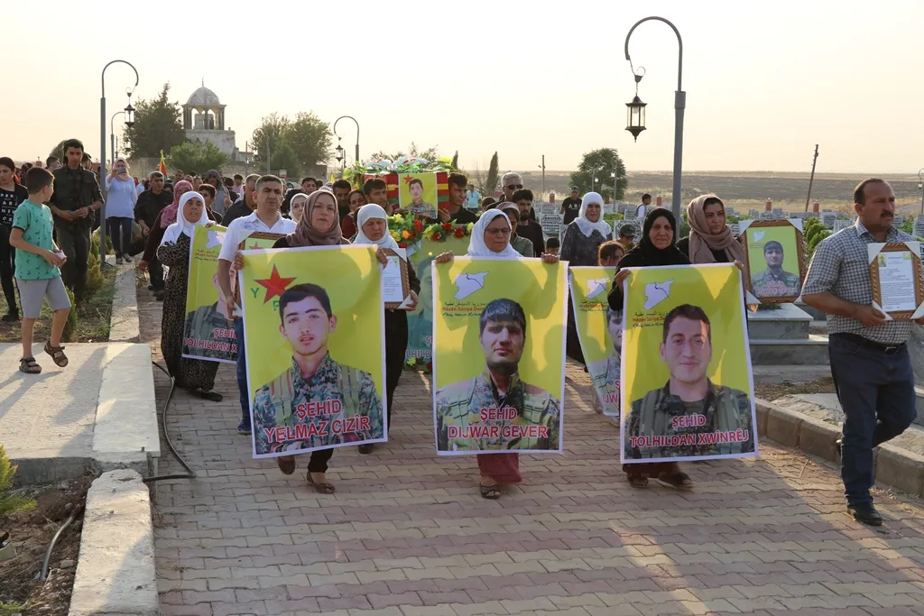 Şehîdê YPG‘ê Yelmaz Cizîr li Dêrikê hate veşartin