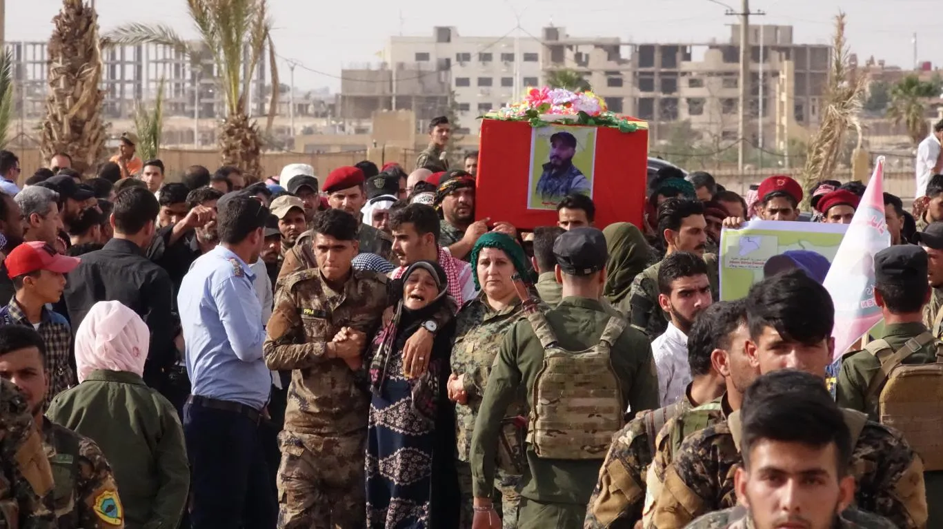 Şehîdê Berxwedana Rûmetê Seqir li Tebqayê hate veşartin