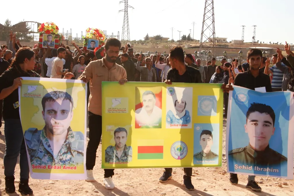 Li Kobanê ji bo şehîdan merasîmeke hate lidarxistin