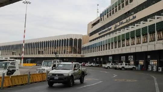 Roketek li nêzî balafirgeha Bexdayê ket