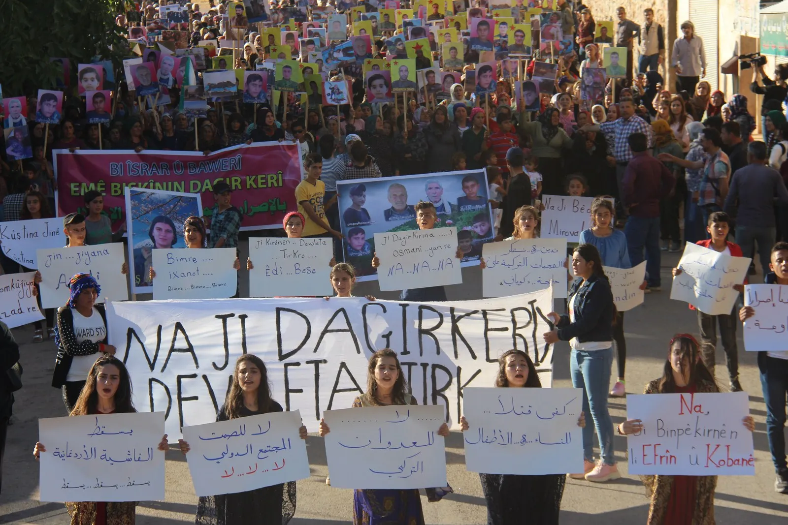 Êrişa dewleta Tirk a dagirker a li ser Kobanê li Şêrawayê hate şermezarkirin