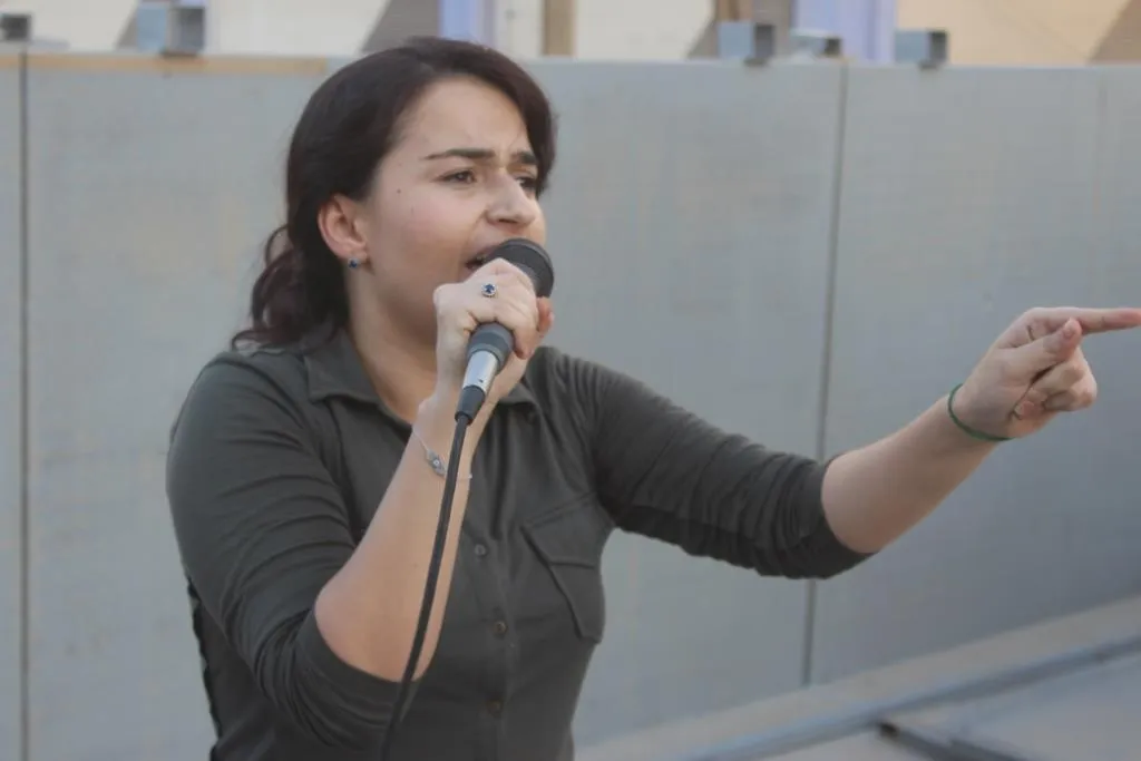 Şêniyên Dirbêsiyê li dijî êrişa li ser Kobanê meşiyan