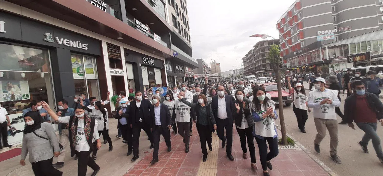 Polîsan li Wanê êrişî HDP’iyan kirin