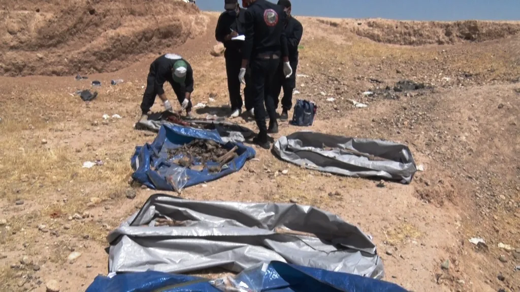 Ji 25 gorên komî 5900 cenaze hatin derxistin