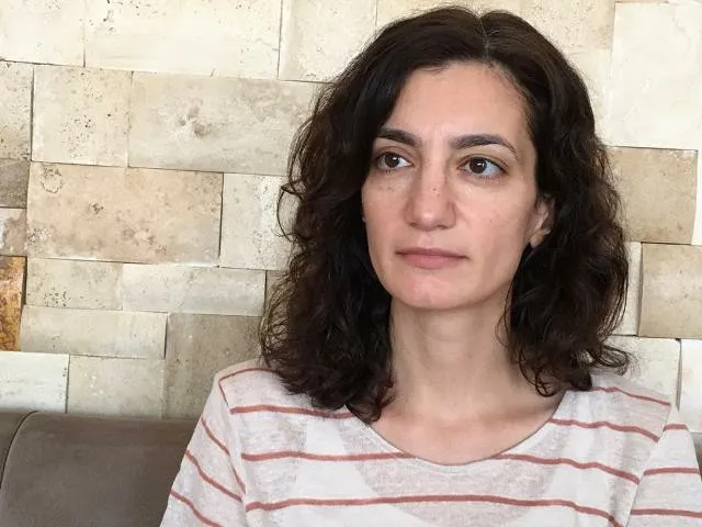 'Divê hemû jinên cîhanê xwedî li şoreşa jinan derkevin'