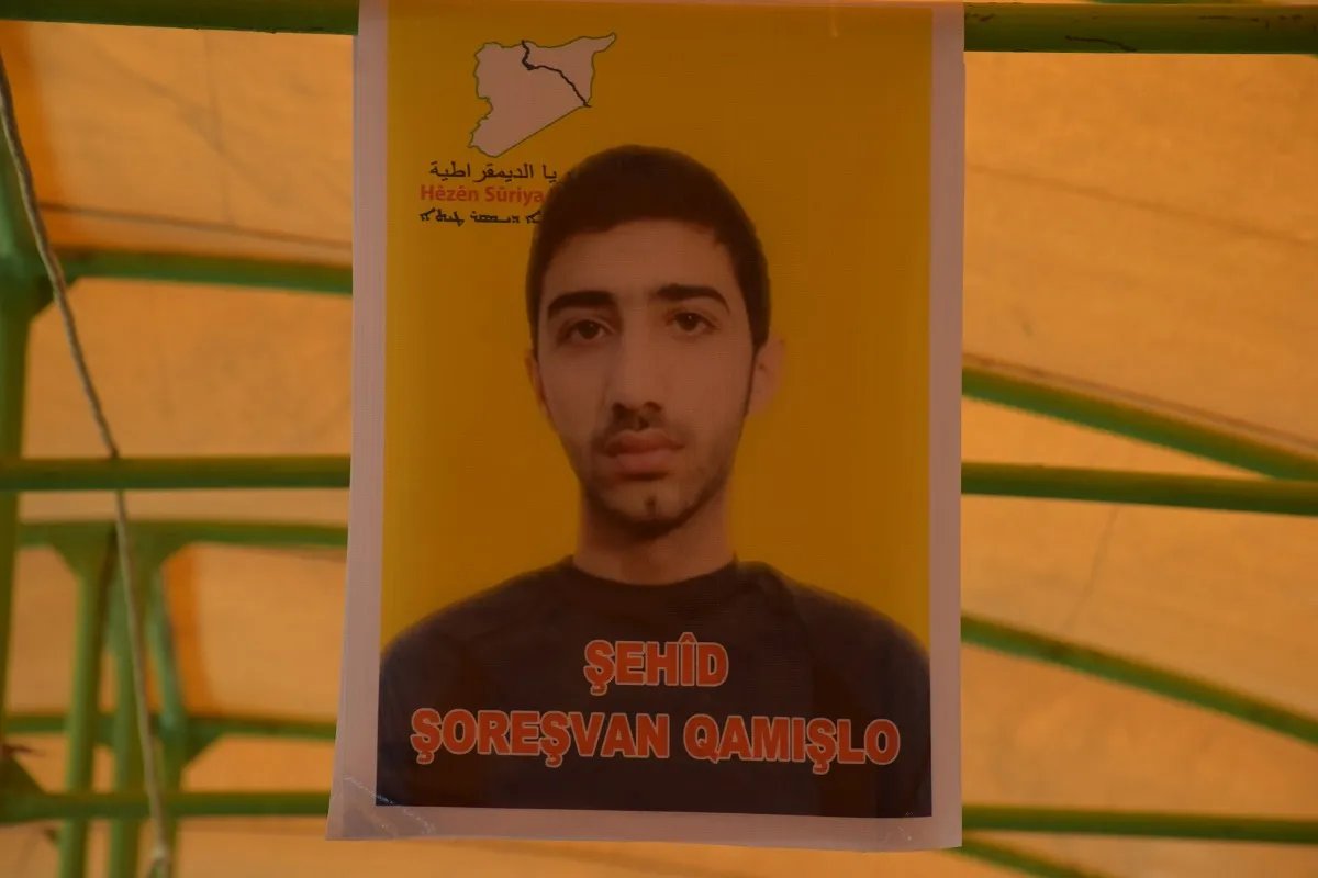 Şêniyên Qamişlo sersaxî ji malbata şehîd Şoreşvan re xwestin