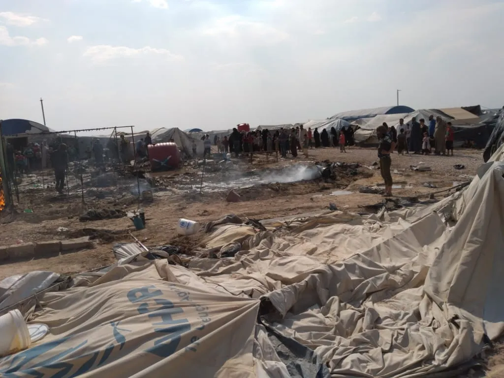 Li kampa Holê sûcên jinên DAIŞ'î: 4 kon hatin şewitandin