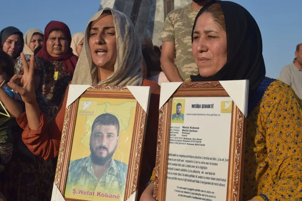 Cenazeyê şehîdê QSD'ê Welat li Kobanê hate veşartin