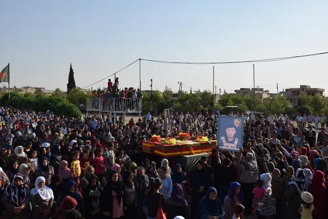 ​​​​​​​Cenazeyên şehîd Şevreş û Hozan bi merasîmeke bi heybet hatin veşartin