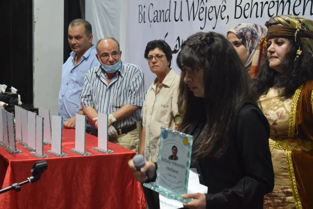 Xelatên pêşbirka Şehîd Viyan Amara hatin belavkirin