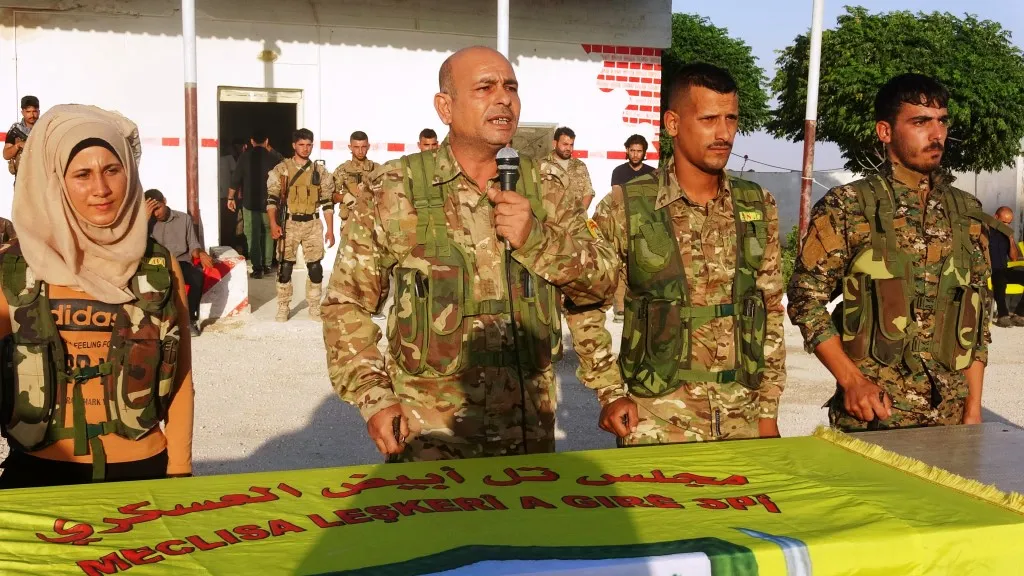 Akademiya Şehîd Dijwar Efrîn dewreya perwerdeyê ya yekemîn bi dawî kir