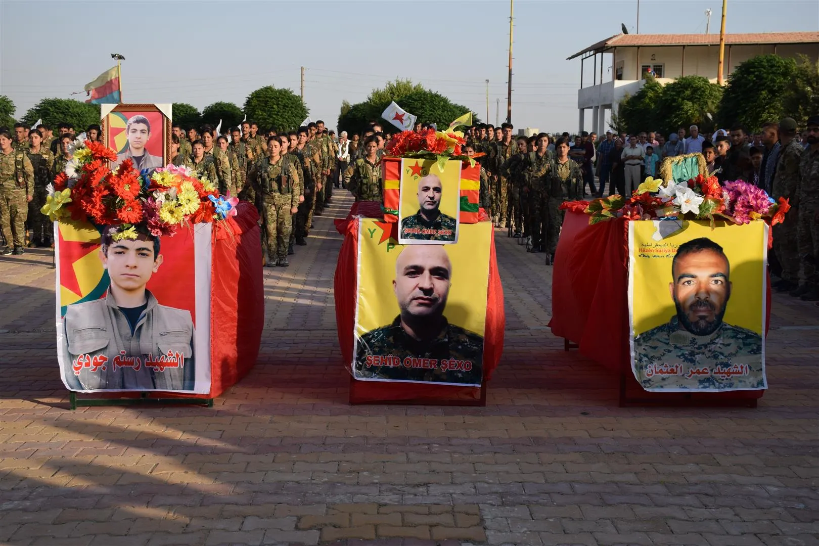 Cenazeyê şehîdê YPG'ê Omer Şêxo li Hesekê hate veşartin