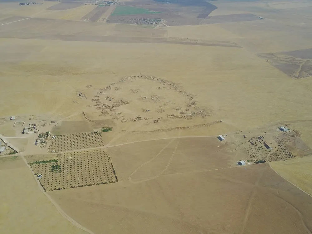 Li gundên Girê Spî û Eyn Îsayê hêzên dagirker baregehan ava dikin