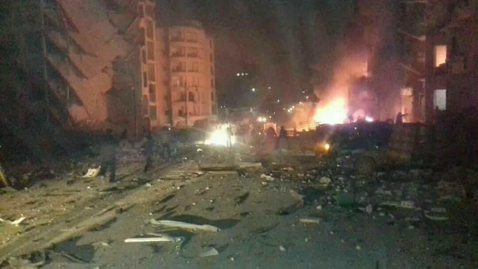 SOHR: Li Idlibê di teqînê de bi kêmanî 15 kes birîndar bûn