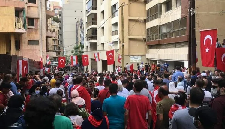Keraseta bendera Beyrûtê… deriyekî nû ji Osmaniyên nû re vedibe