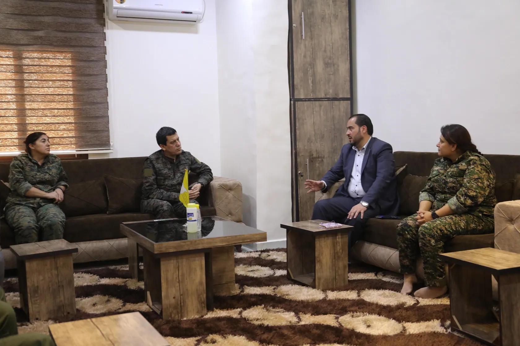 Mezlûm Ebdî û fermandarên QSD`ê serdana Dêrazorê kir