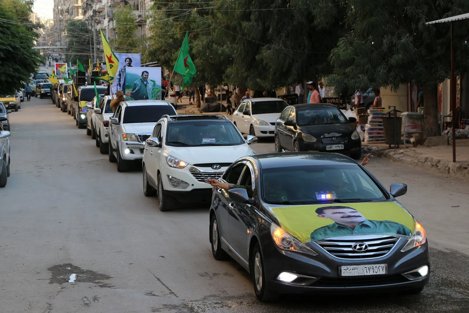 Şêniyên Helebê di salvegera 15`ê Tebaxê de serdana goristana şehîdan kirin