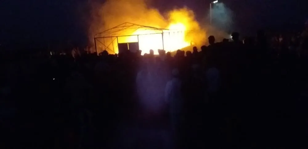 Li kampa Erîşa şewat derket