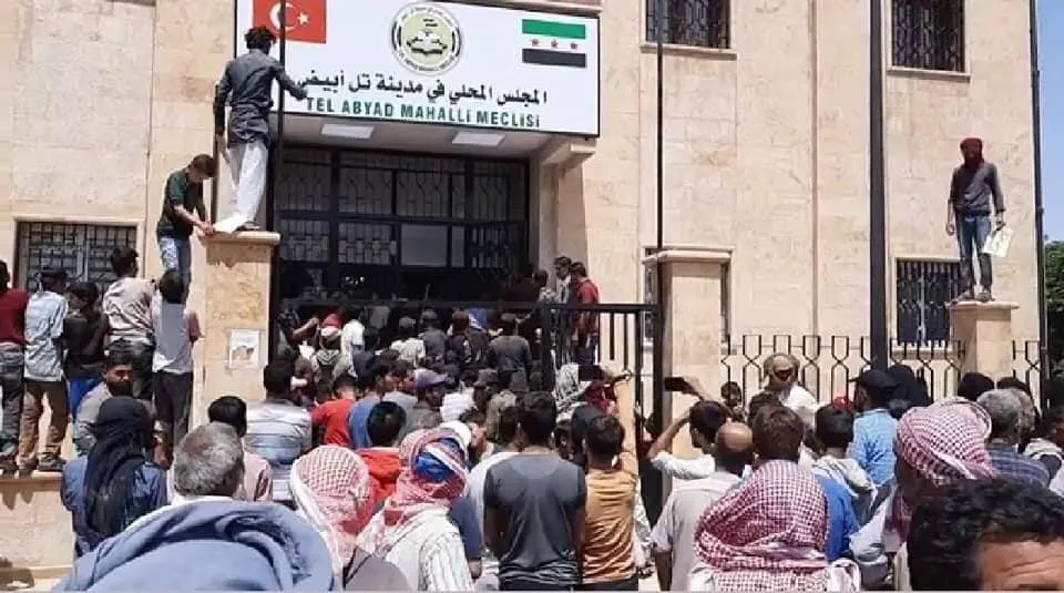 Li Girê Spî û Serêkaniyê xwepêşandanên dijî qirkirina jinan
