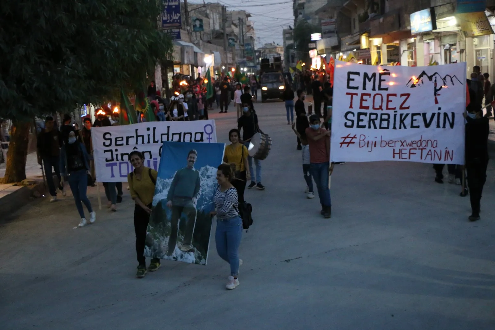 Ciwanên Şoreşger û Jinên Ciwan banga xwedîderketina li berxwedana Heftenînê kirin