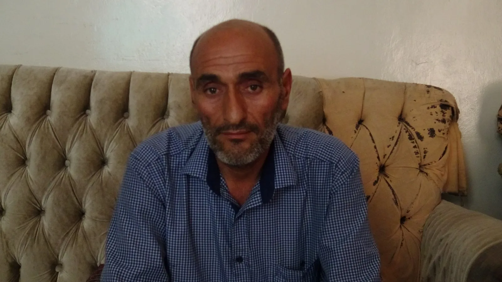 Şêniyên herêmên dagirkirî neçar dibin ku dev ji nasnameya xwe ya netewî berdin