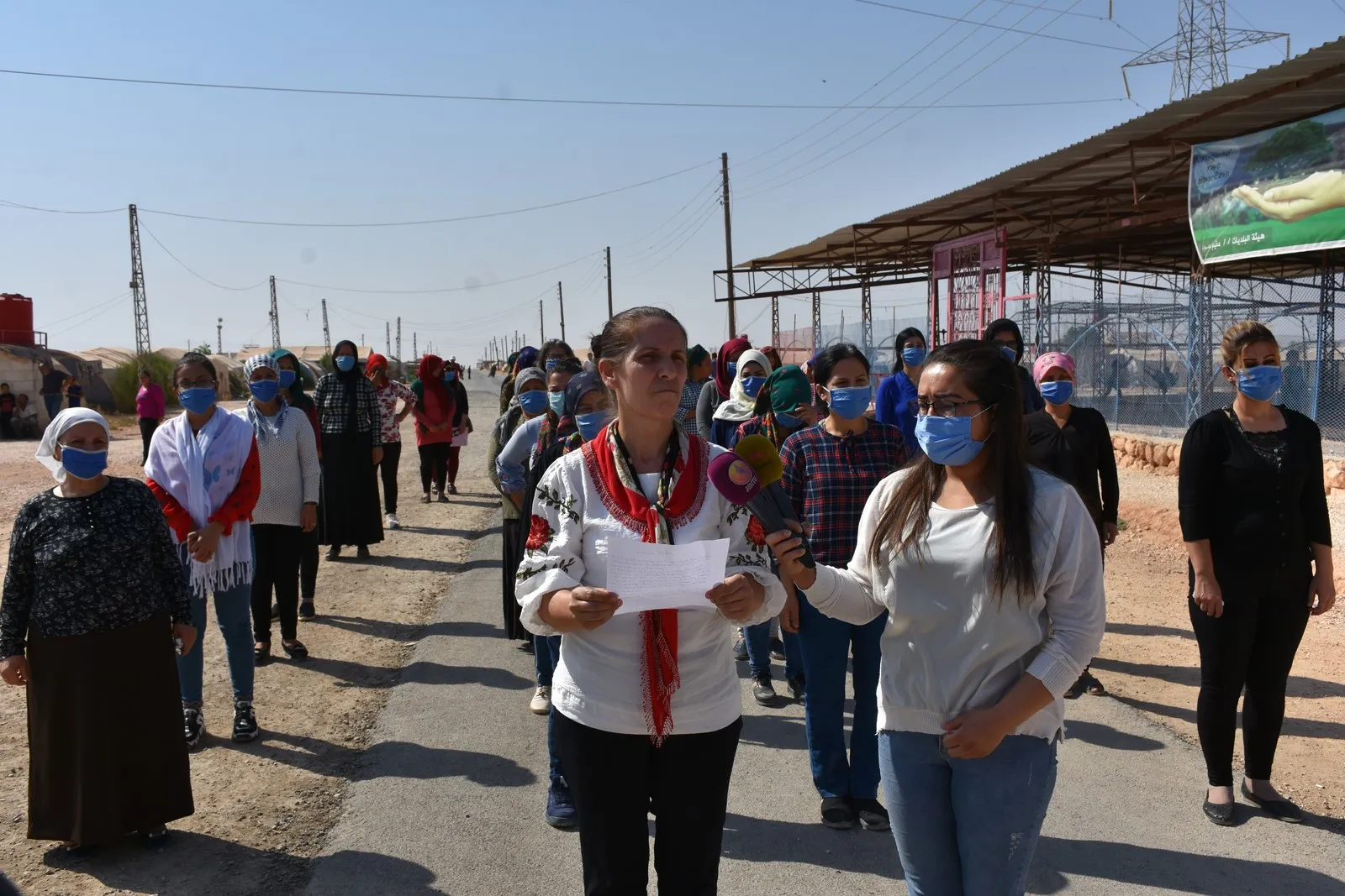 Jinên Efrînê bi  daxuyaniyekê sûcên li dijî zarok û jinan şermezar kirin