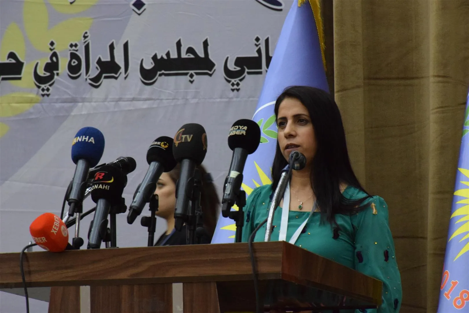 ‘Divê jin di siyasetê de bi berfirehî bixebitin da ku ji aloziyan re çareseriyan bibînin’