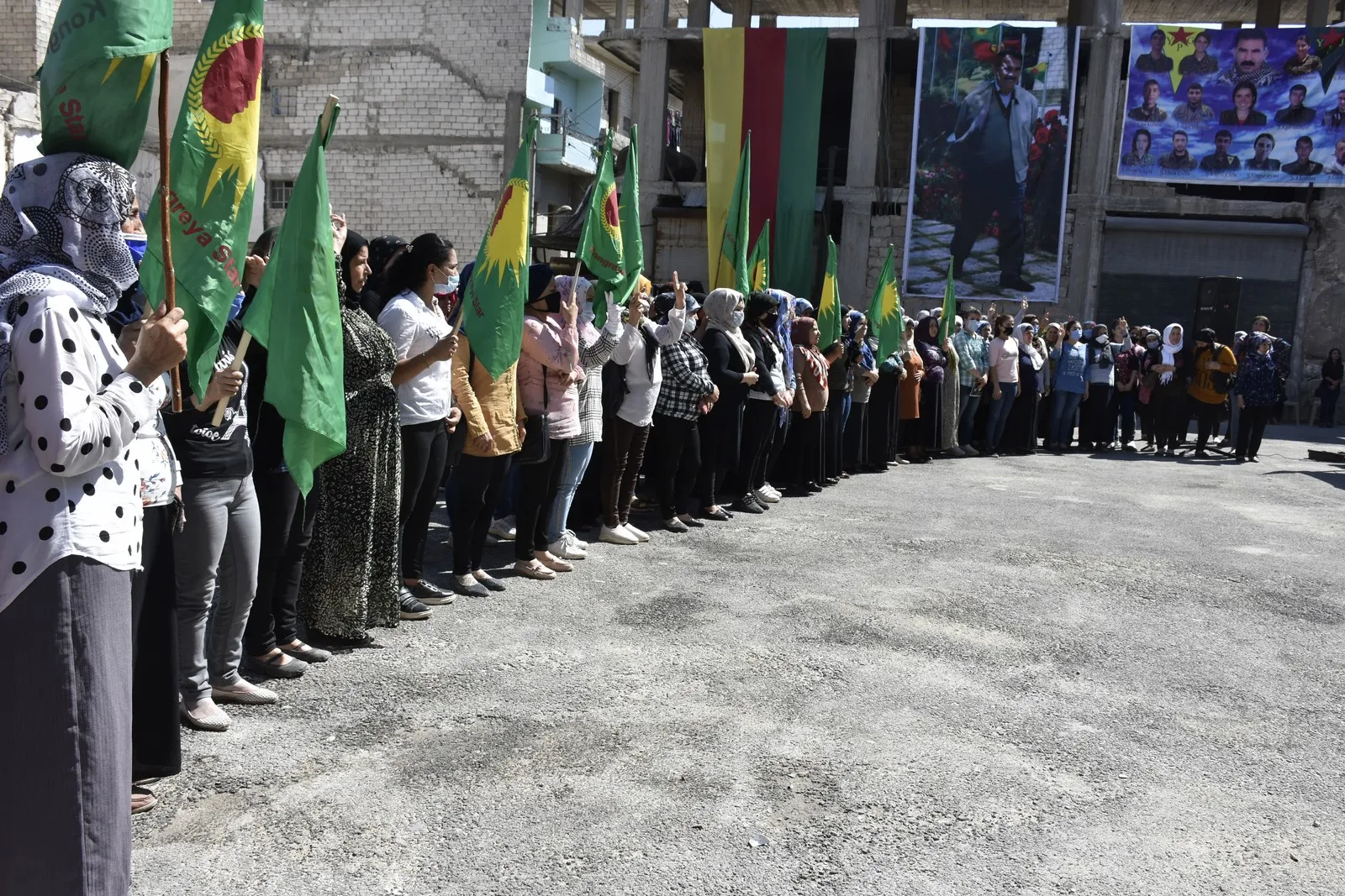 Şêniyên Helebê beşdarî konê sersaxiyê yê şehîd Dozdar Hemo bûn