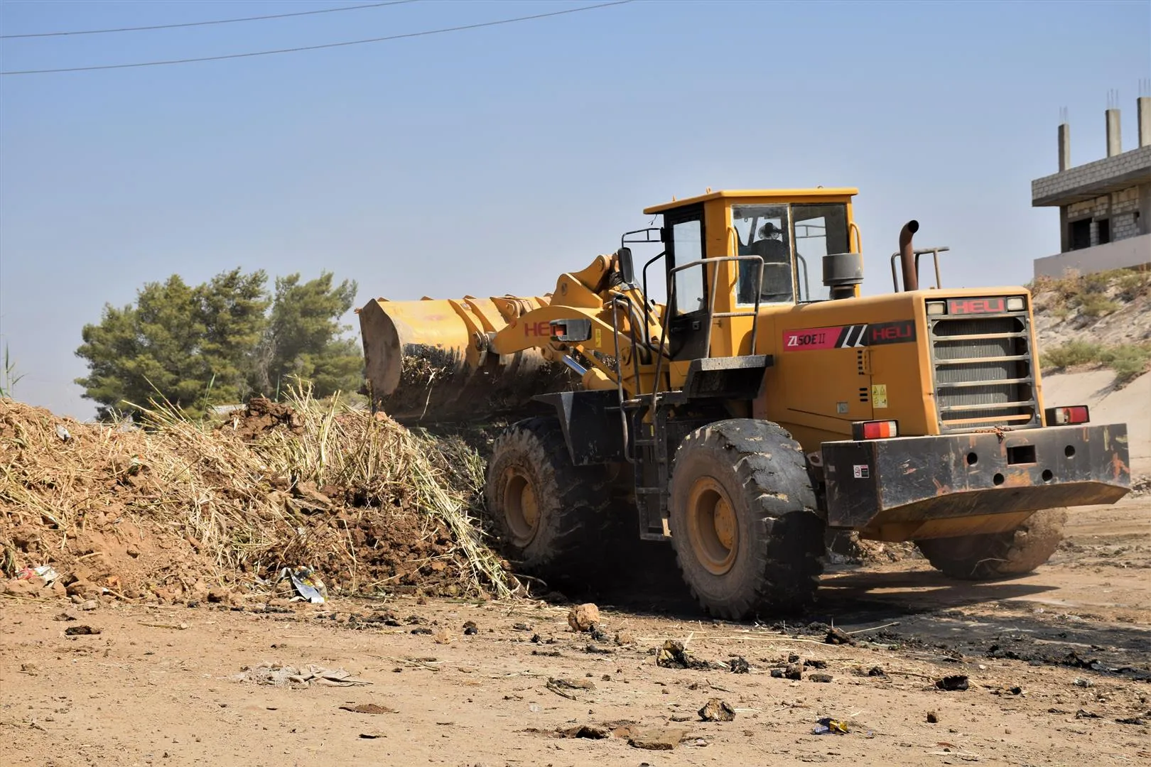 Şaredariya Hesekê dest bi paqijkirina çemê Ceqceqê kir