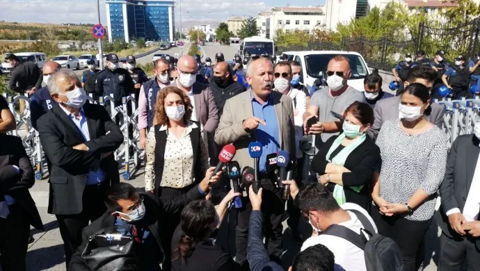 ​​​​​​​Parlamenterên HDP’ê: Kobanê ji bo tevahiya cîhanê girîng bû