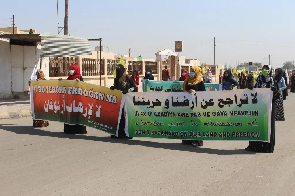 Şêniyên Til Hemîsê bang li gelê Sûriyê kir: Li hemberî dewleta Tirk bibin yek