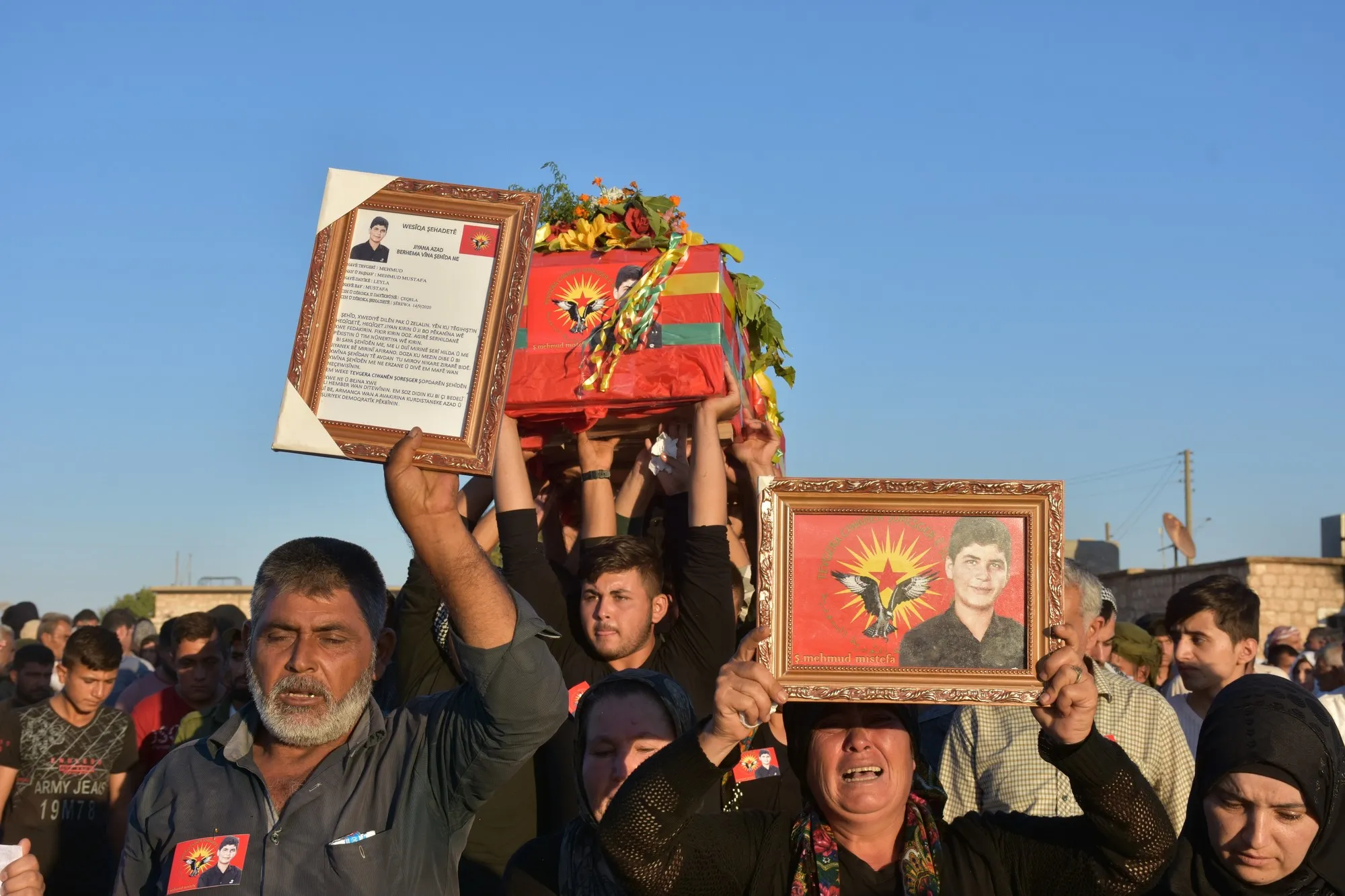 Cenazeyê endamê Tevgera Ciwanên Şoreşger Mistefa hate veşartin