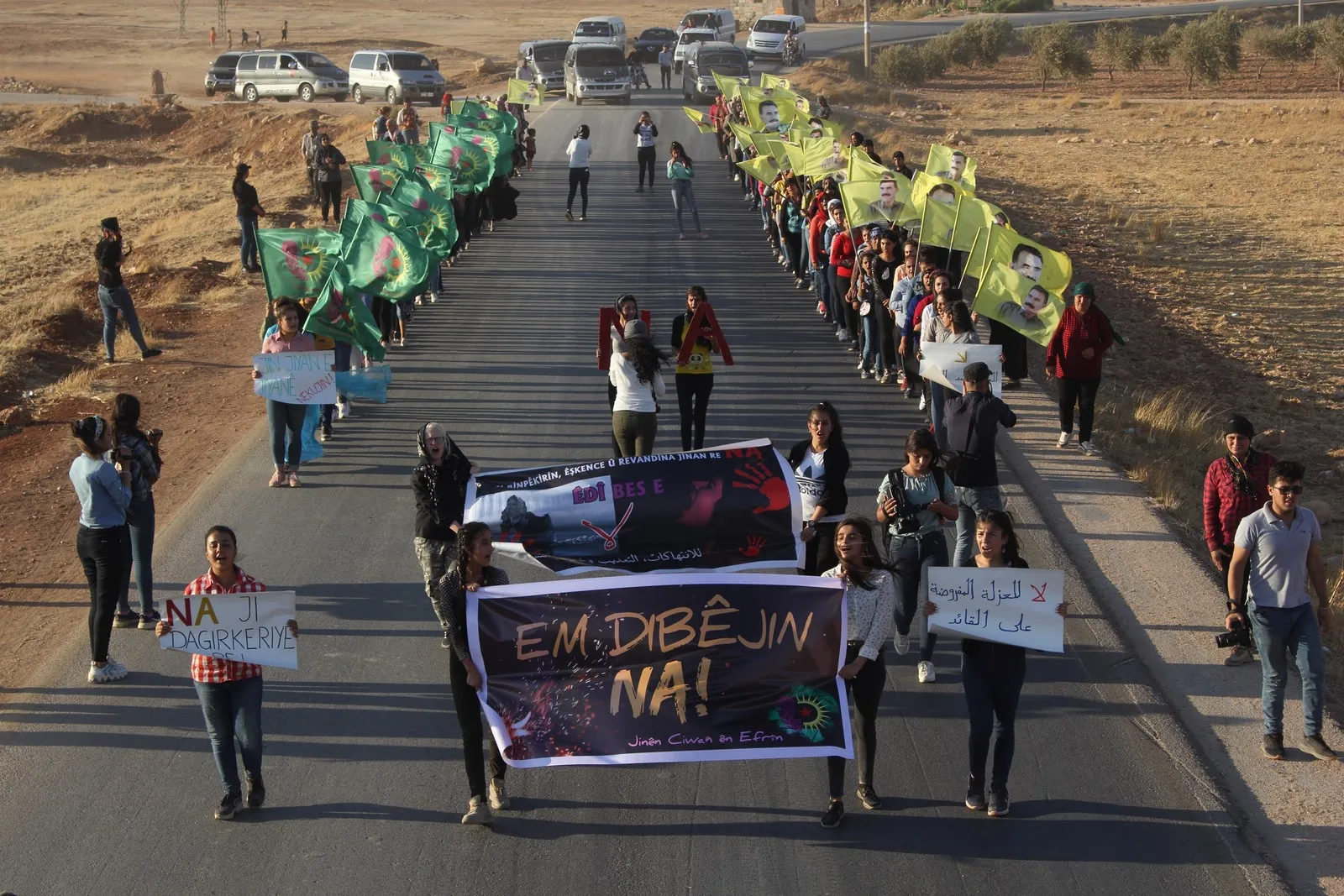 Li Şehbayê jinên ciwan li dijî dagirkeriyê meşiyan
