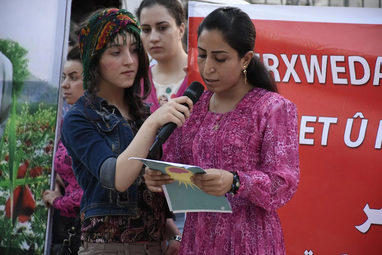 Şêniyên Helebê ji bo berxwedana Îmraliyê meşiyan