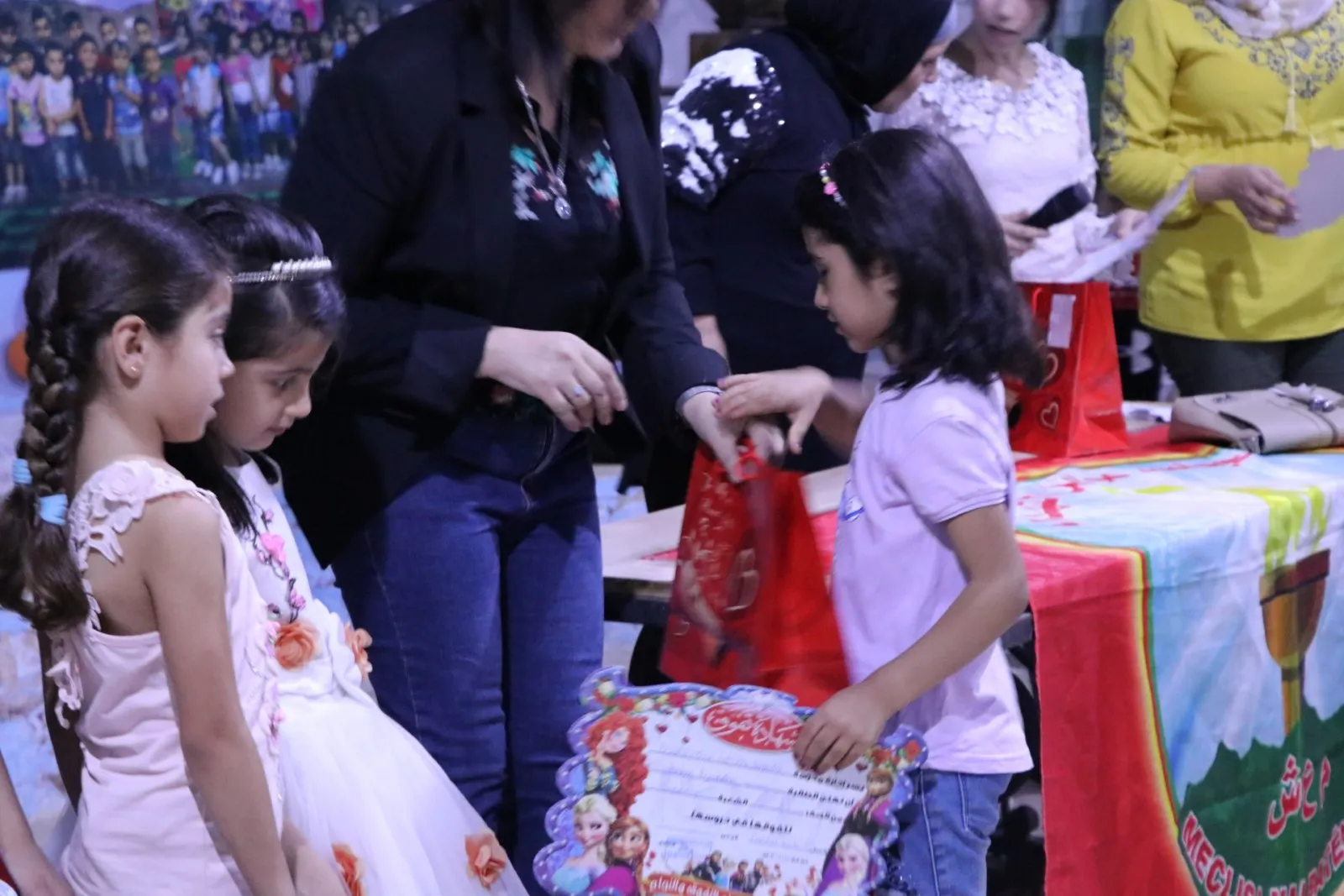 Li Helebê şahiyek ji bo teşwîqkirina zimanê Kurdî li dar ket