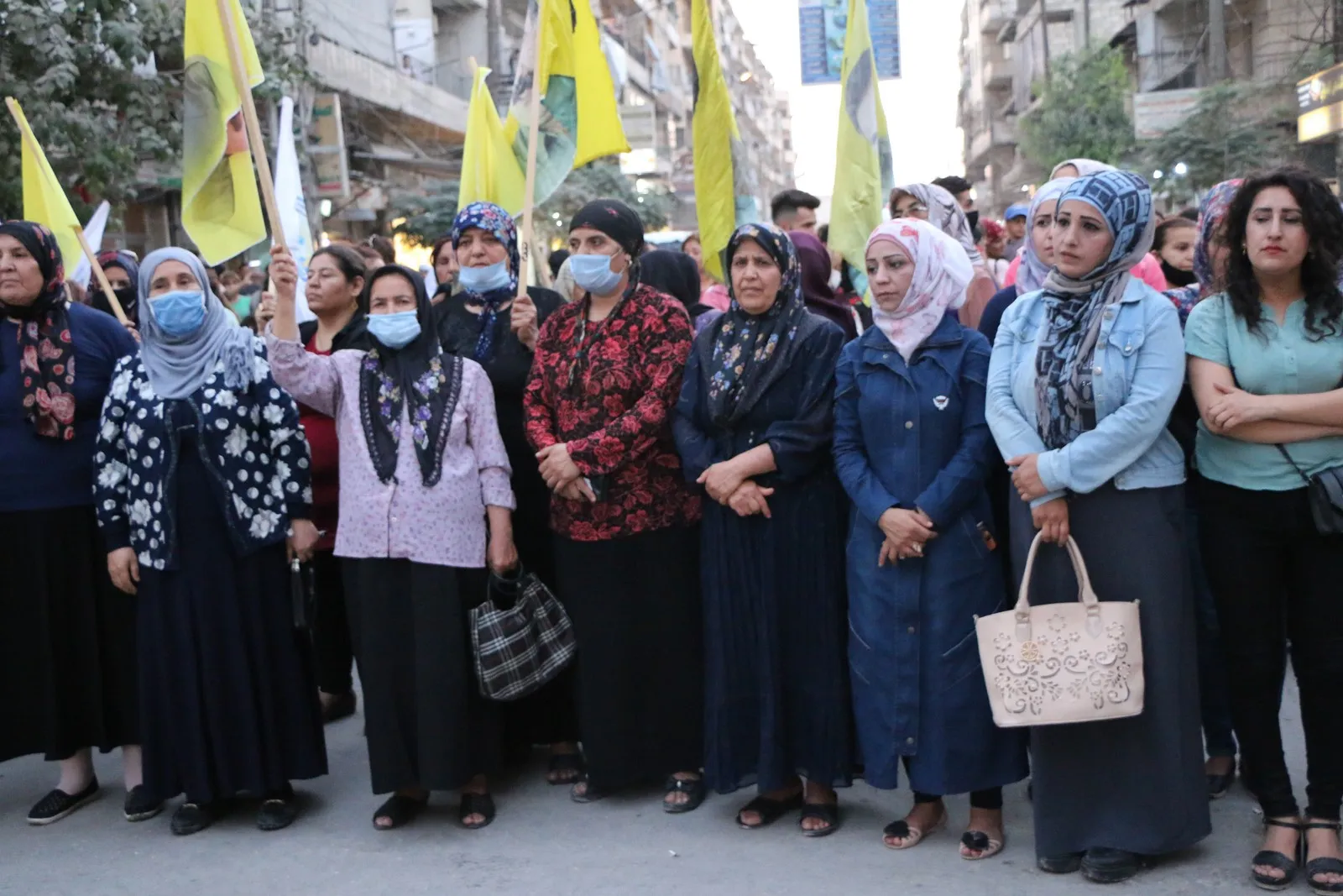 Li Şêxmeqsûd mamoste li dijî tecrîda ser Ocalan meşiyan