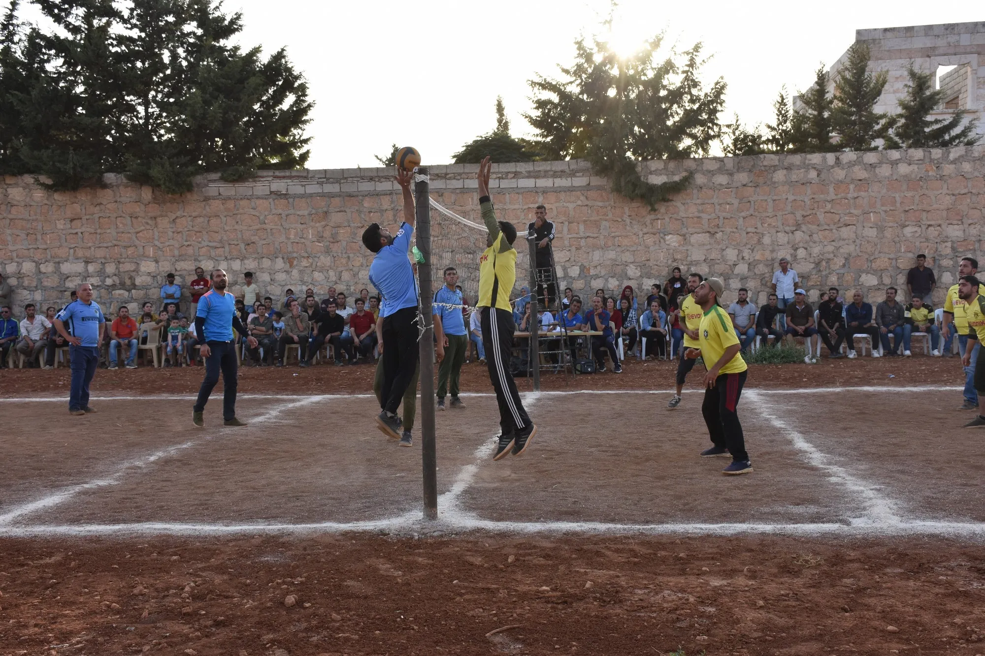 Di turnuvoya voleybol a herêma Efrînê de tîma Sînan bi serket