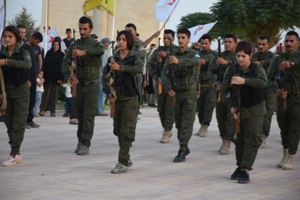 Şêniyên Hesekê cenazeyê şehîd Tehsîr Delî oxir kir